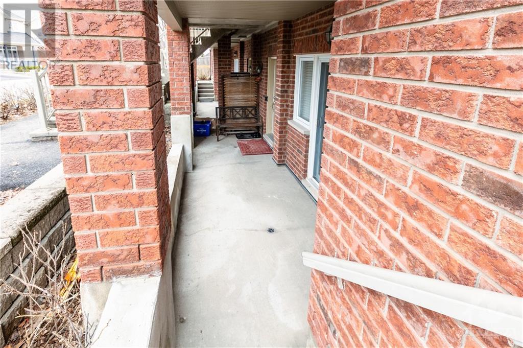 251 Crestway Drive Unit#d, Ottawa, Ontario  K2G 0A9 - Photo 2 - 1386513