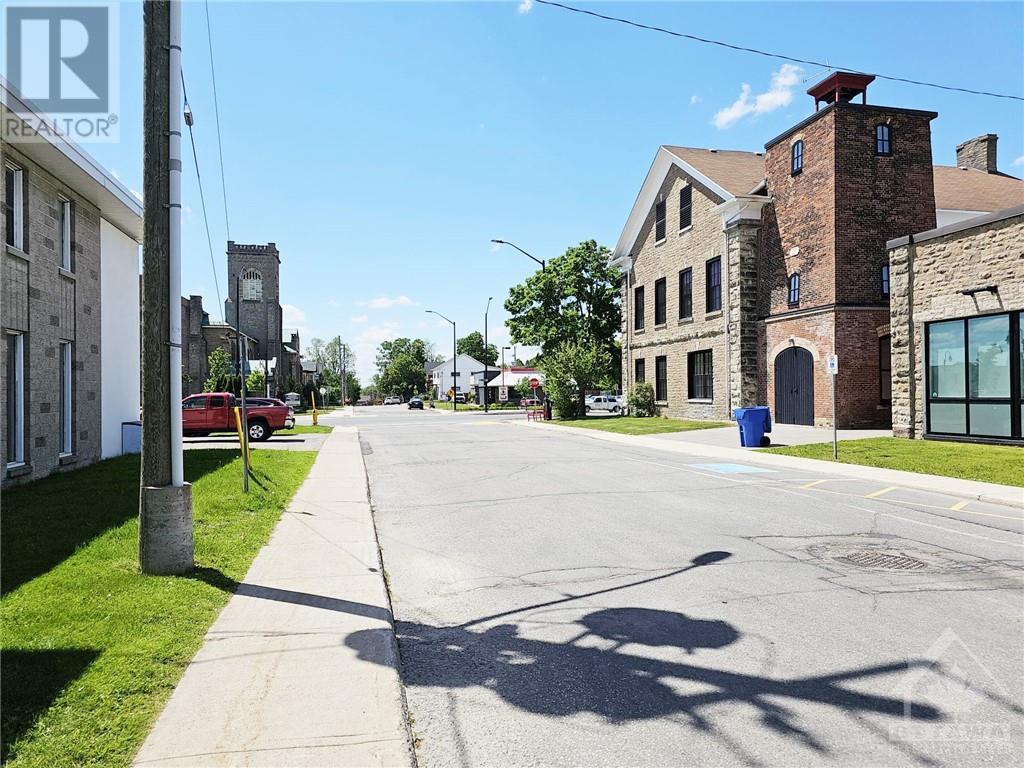 5 Church Street E, Smiths Falls, Ontario  K7A 1H1 - Photo 4 - 1393800