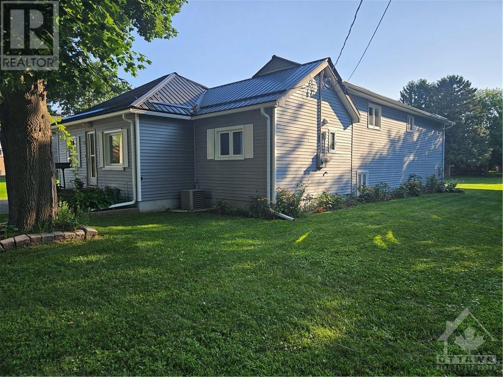 654 PRINCE STREET, Prescott, Ontario