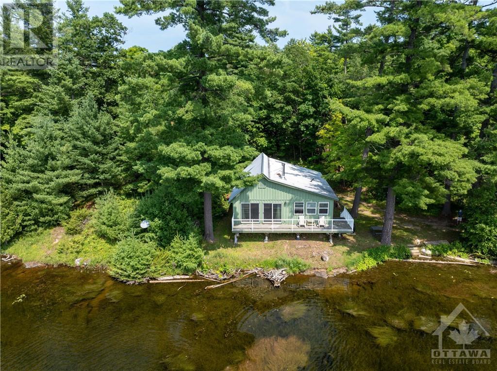 404 HORNE LAKE ROAD, Lanark Highlands, Ontario