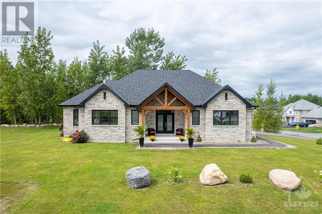 1 STRATFORD BOULEVARD, long sault, Ontario