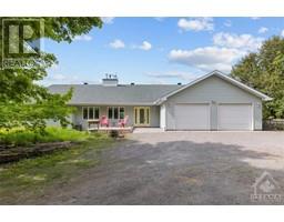 8027 PARKWAY ROAD, metcalfe, Ontario