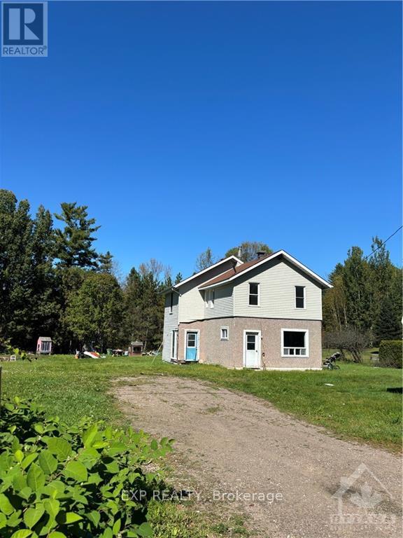 74 SANDY BEACH ROAD, Laurentian Valley, Ontario