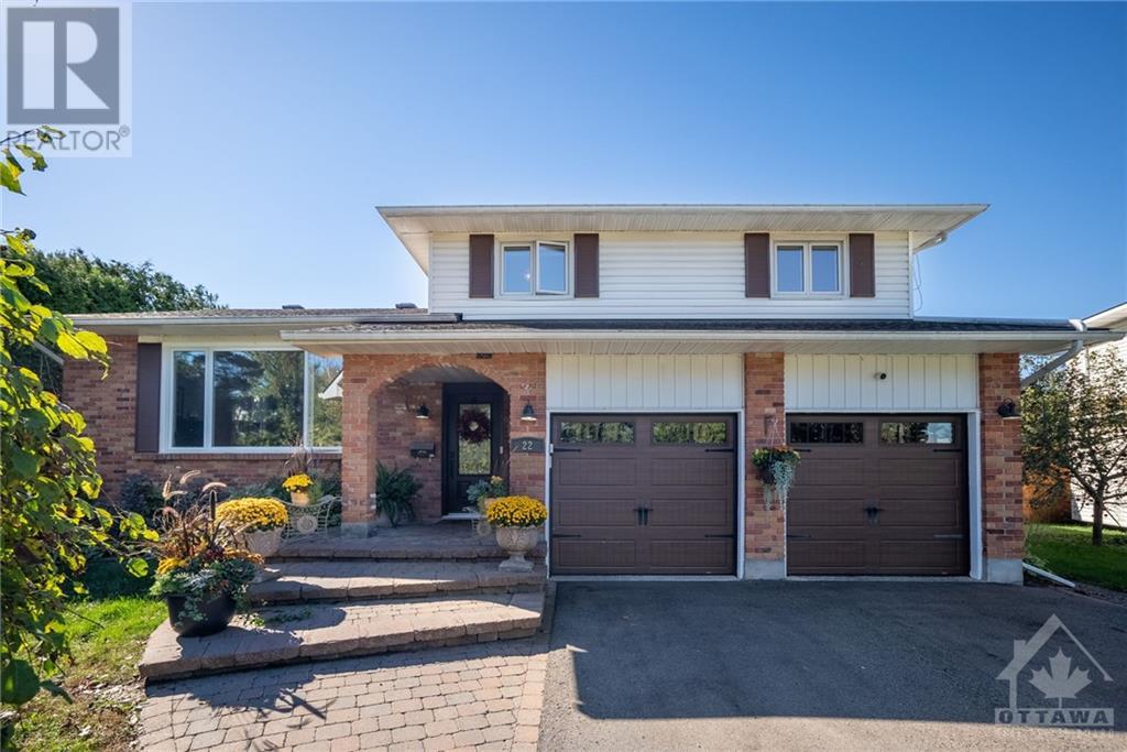 22 STROUGHTON CRESCENT, munster, Ontario