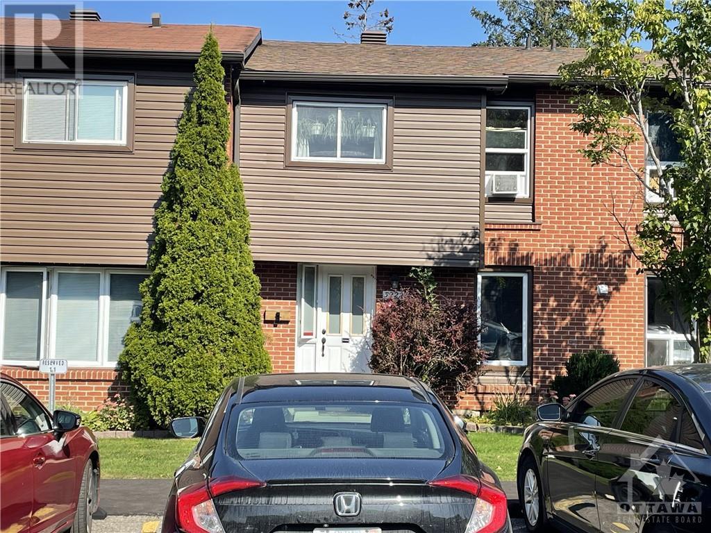 3222 STOCKTON DRIVE, ottawa, Ontario