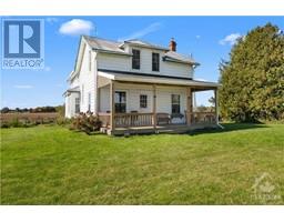 839 BLAKENEY ROAD, Pakenham, Ontario