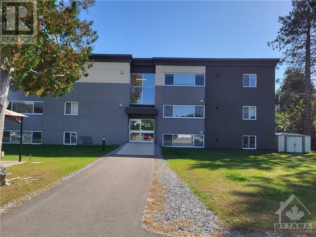 25 TAMARACK STREET UNIT#103, Deep River, Ontario