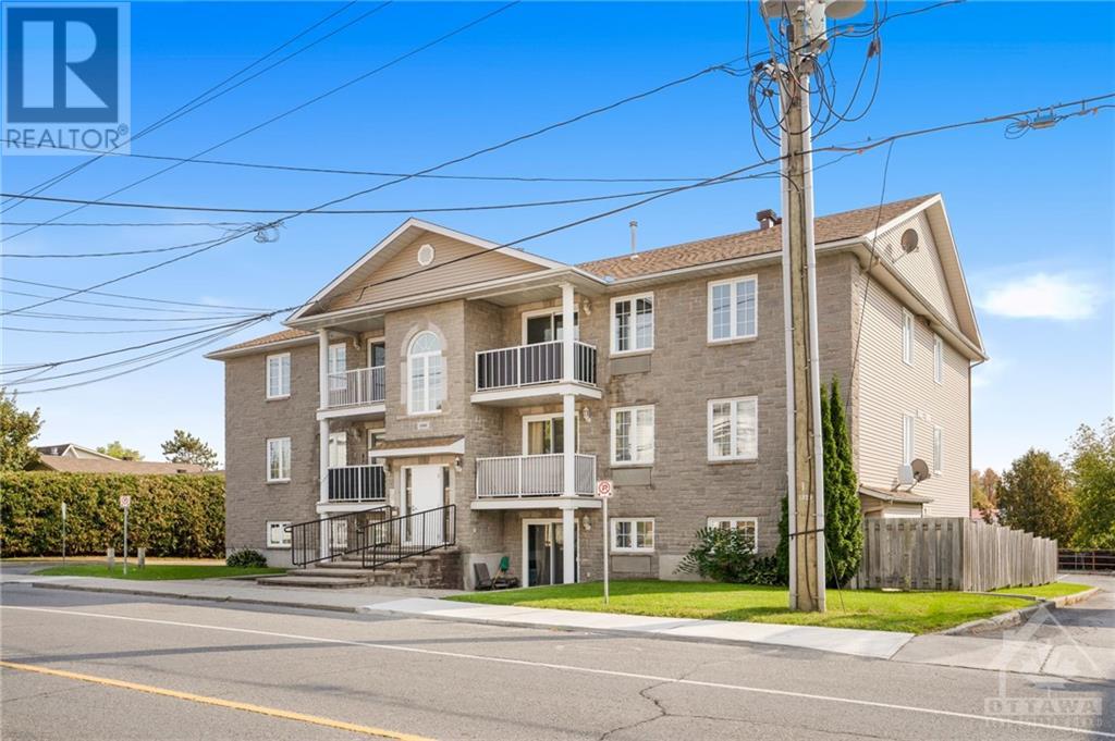 1005 LAURIER STREET UNIT#301, Rockland, Ontario