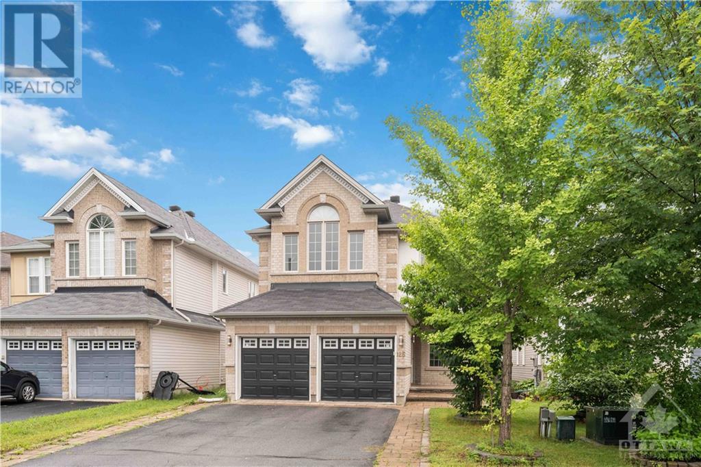 126 STRATHCARRON CRESCENT, Ottawa, Ontario