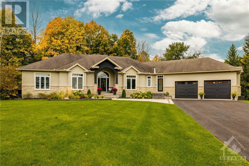 116 LADY LOCHEAD LANE, Carp, Ontario