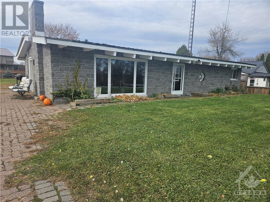 1700 COUNTY 2 ROAD E, Johnstown, Ontario