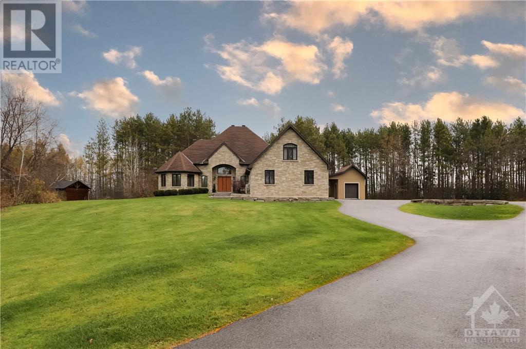 6769 DEER RUN PLACE, North Gower, Ontario