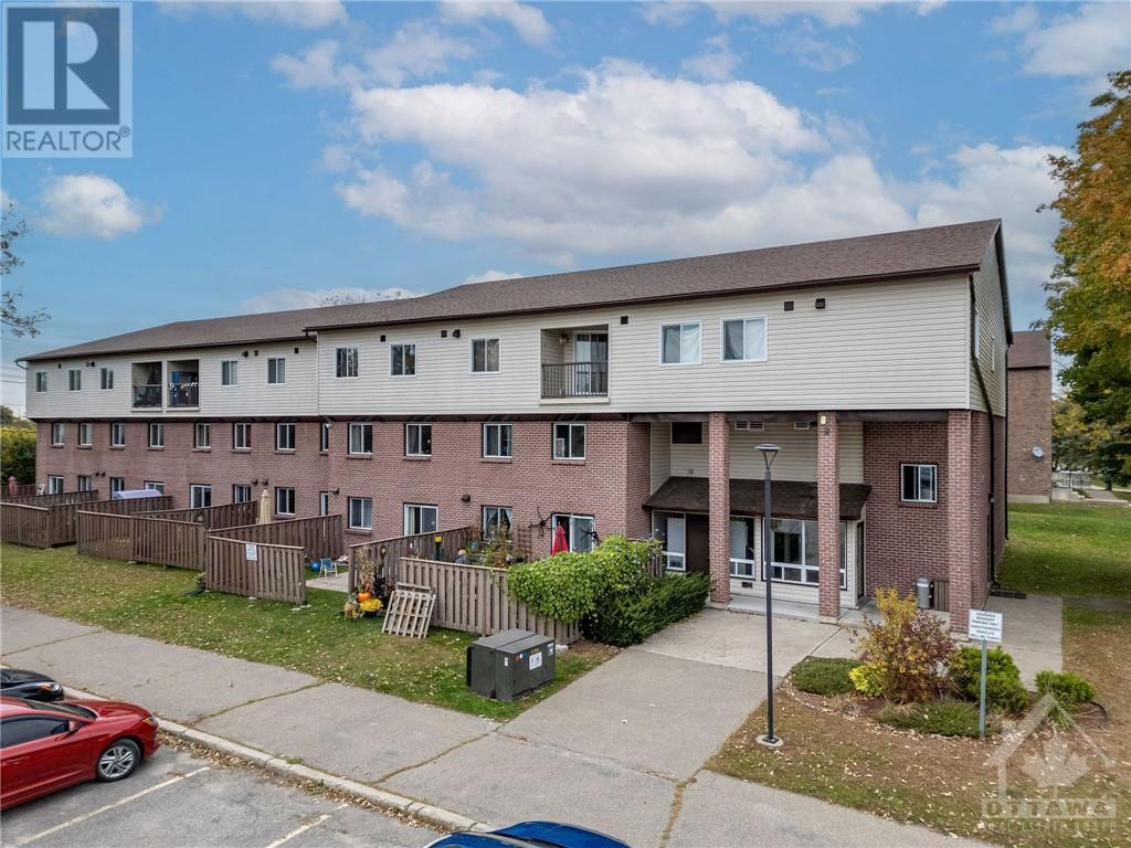 8 PEARL STREET UNIT#205, Smiths Falls, Ontario