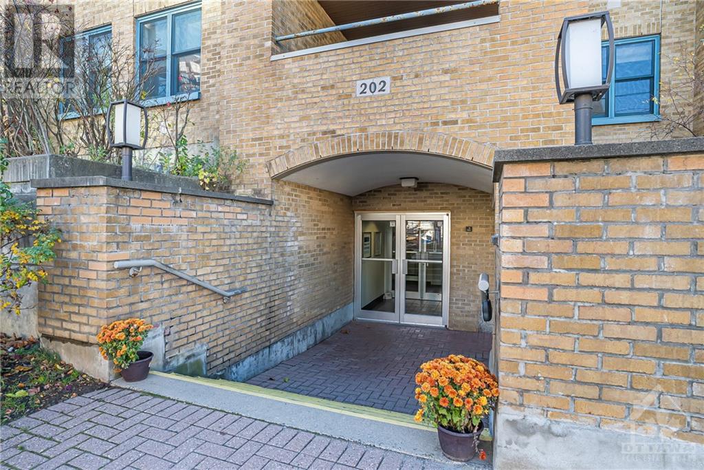 202 HINCHEY AVENUE UNIT#106, Ottawa, Ontario