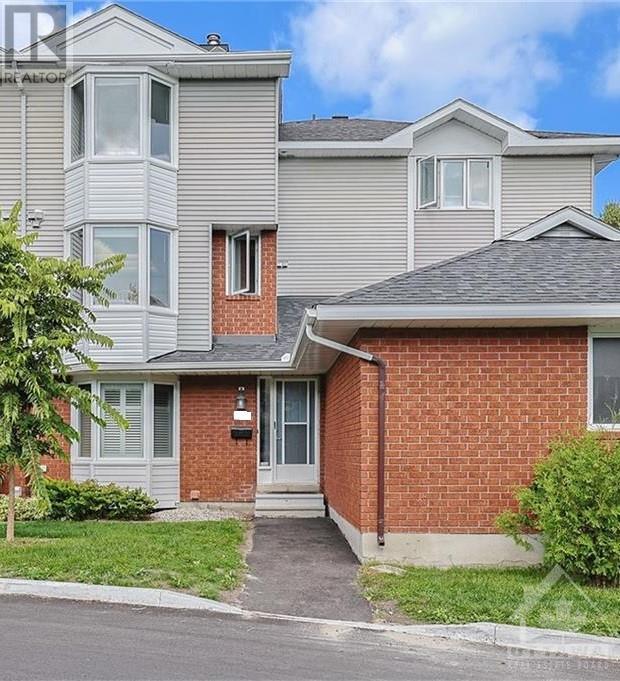 92 HAXBY PRIVATE UNIT#43, Ottawa, Ontario