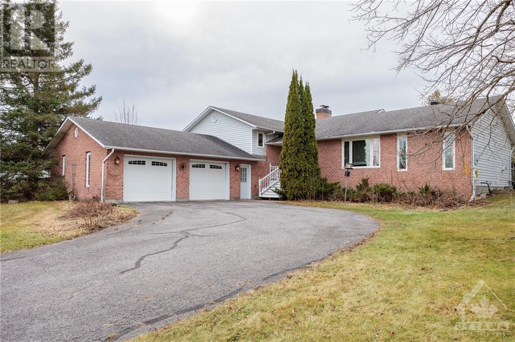 243 GREYSTONE CRESCENT, Almonte, Ontario