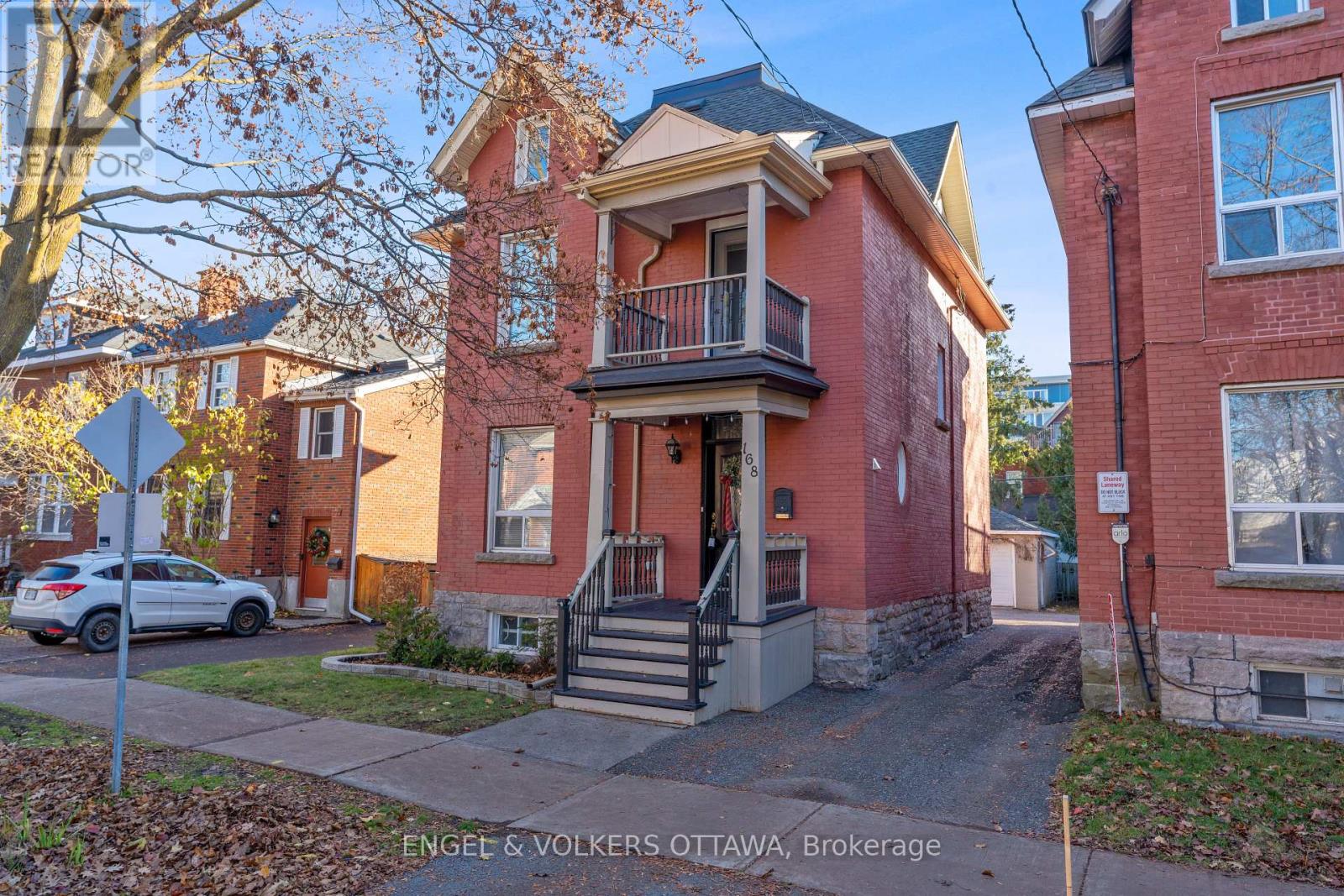 168 STEWART STREET, Ottawa, Ontario