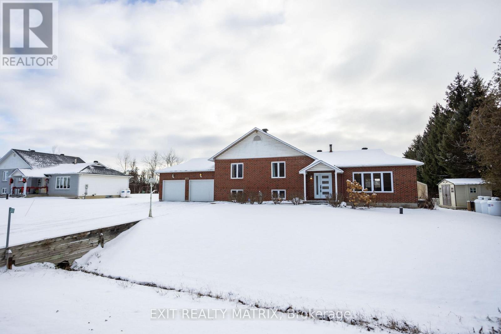 2418 RIDEAU ROAD, Ottawa, Ontario