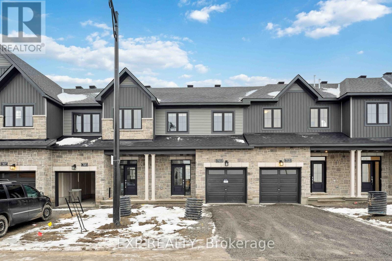 711 FAIRLINE ROW, Ottawa, Ontario