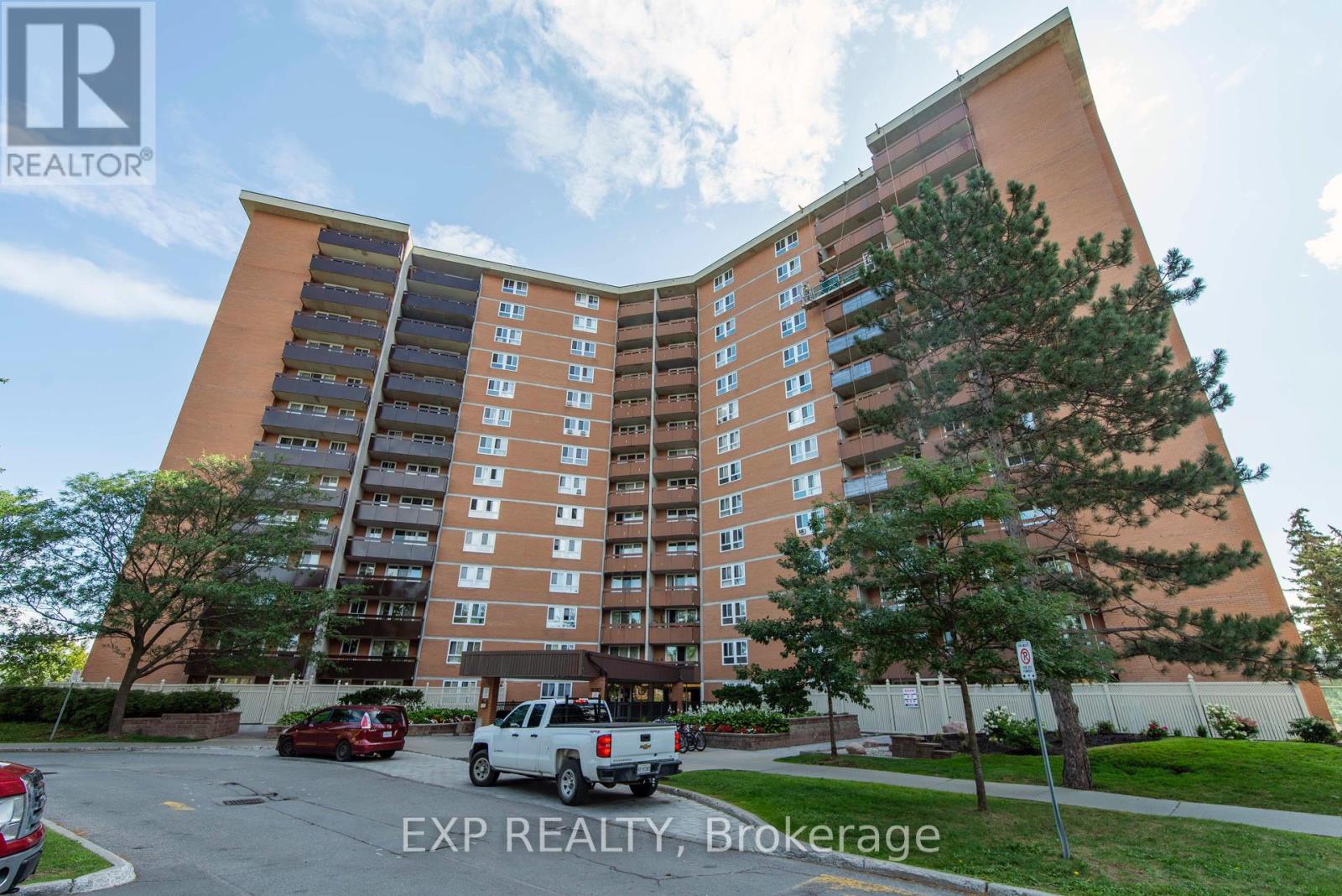 302 - 2020 JASMINE CRESCENT, Ottawa, Ontario