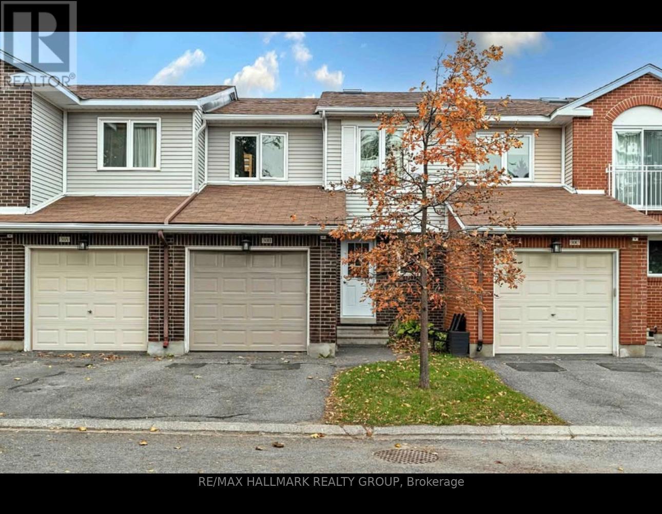 30B CASTLEBROOK LANE, Ottawa, Ontario