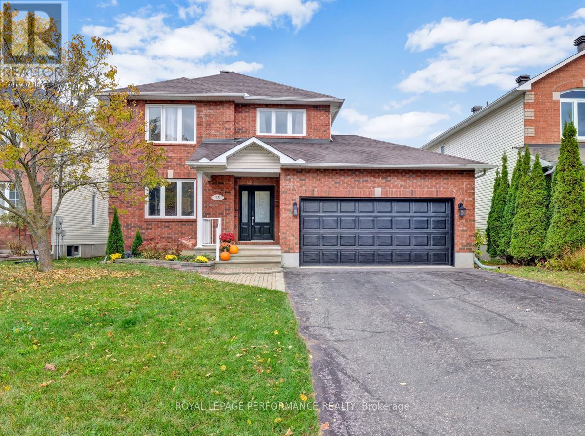 25 CAMPBELL COURT, Russell, Ontario