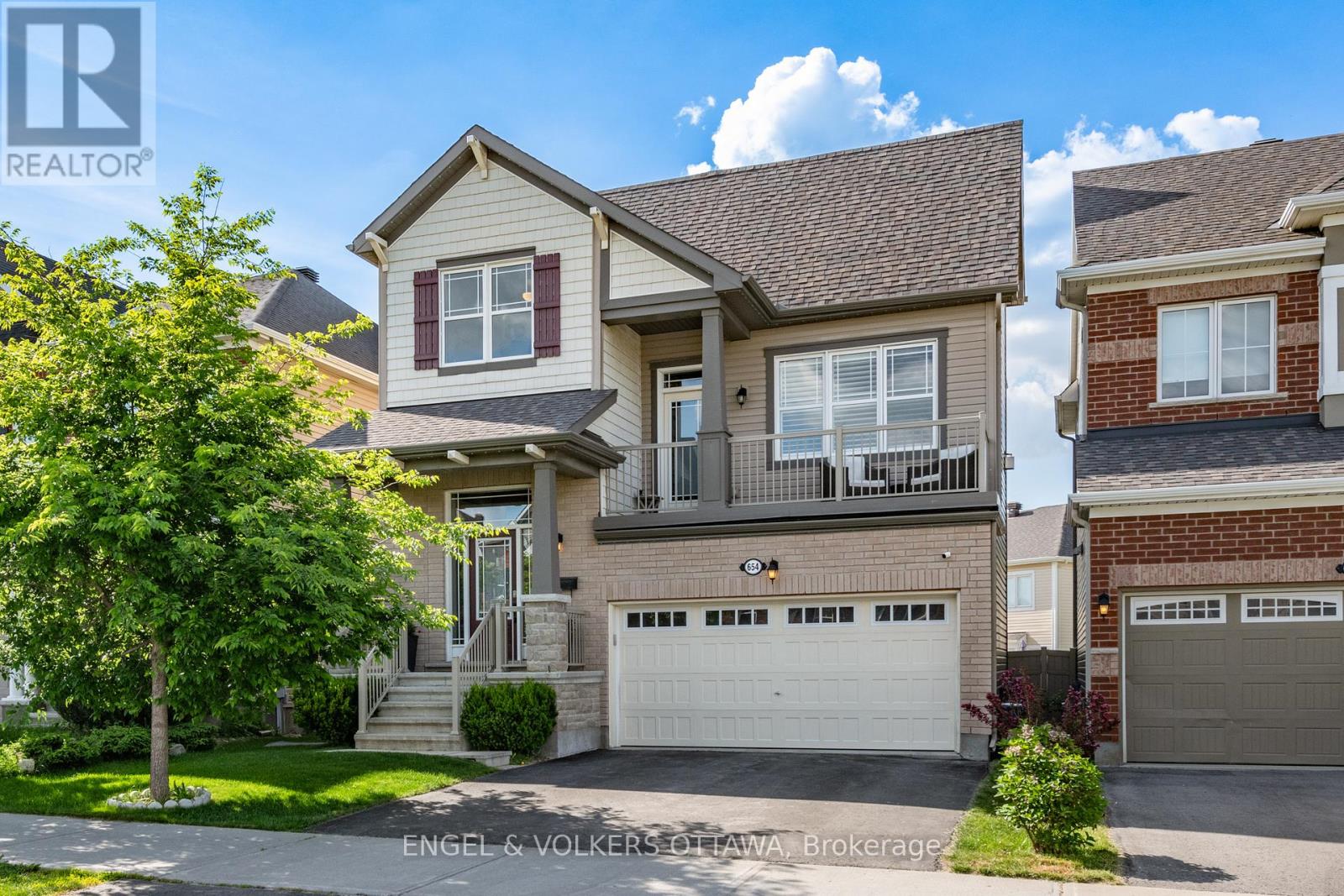 654 DUNDONALD DRIVE, Ottawa, Ontario