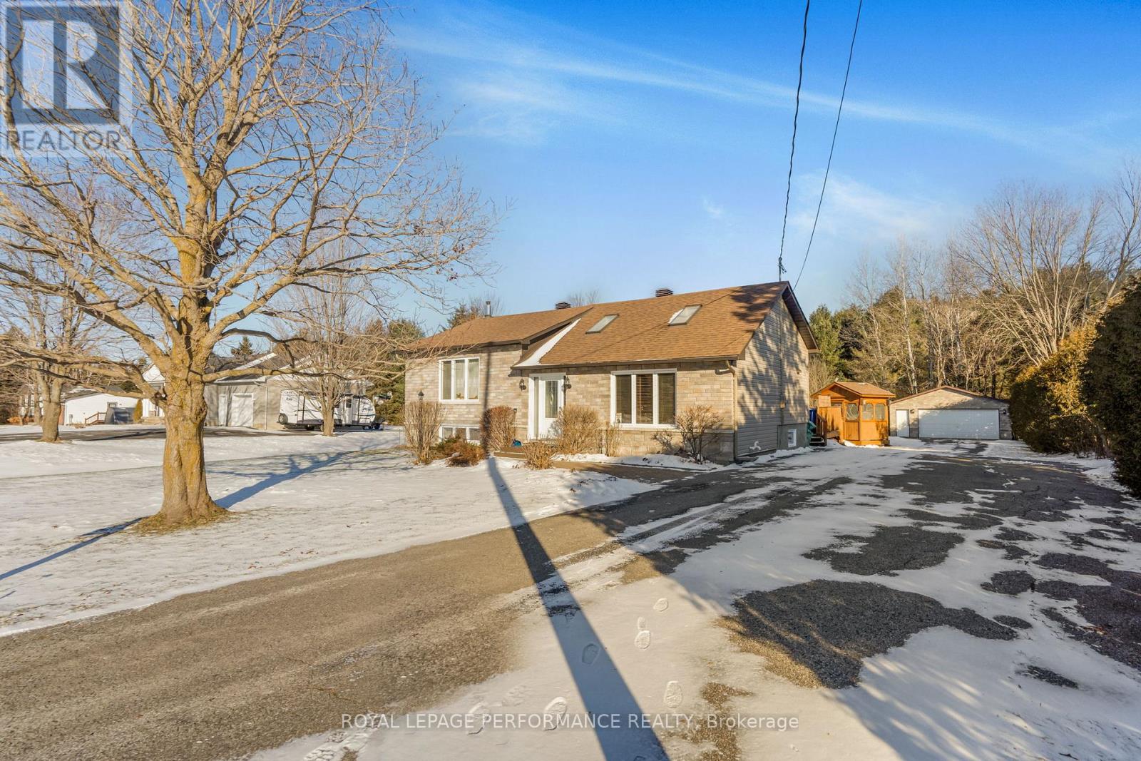 1073 GREENLANE ROAD W, Champlain, Ontario