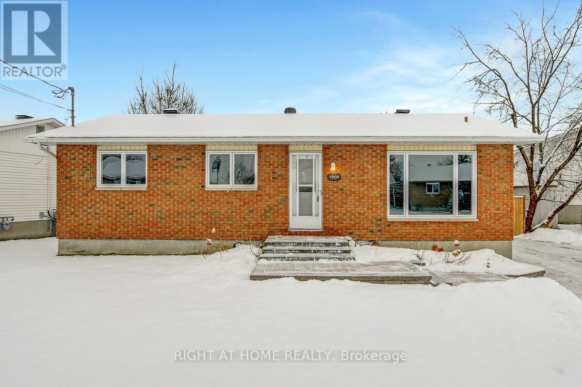 1203 CAMPEAU CRESCENT, Clarence-Rockland, Ontario