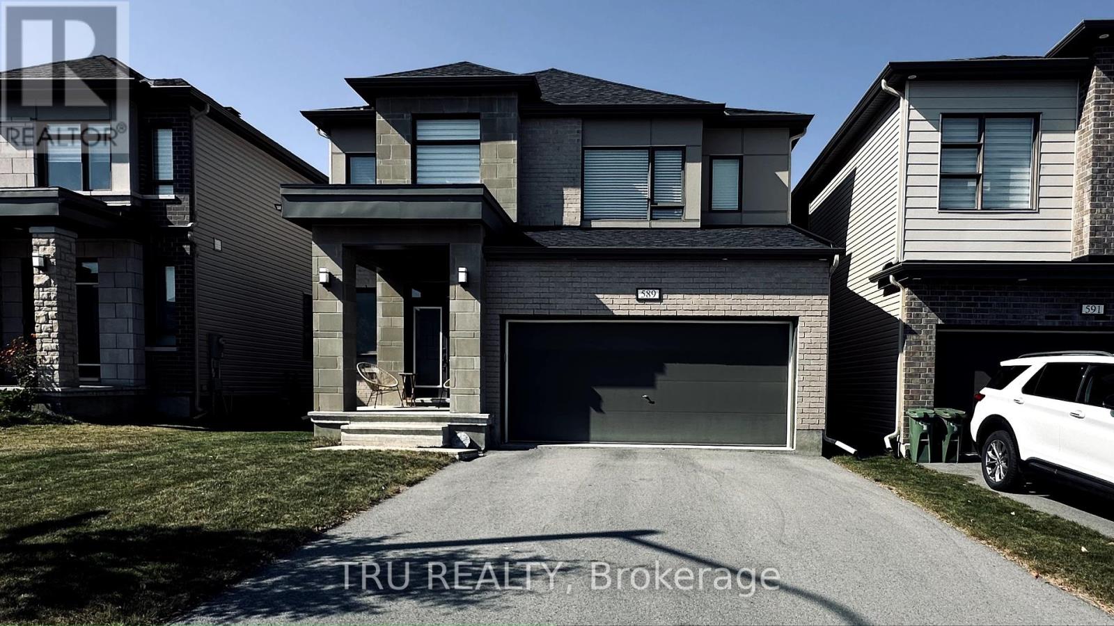 589 PARADE DRIVE, Ottawa, Ontario