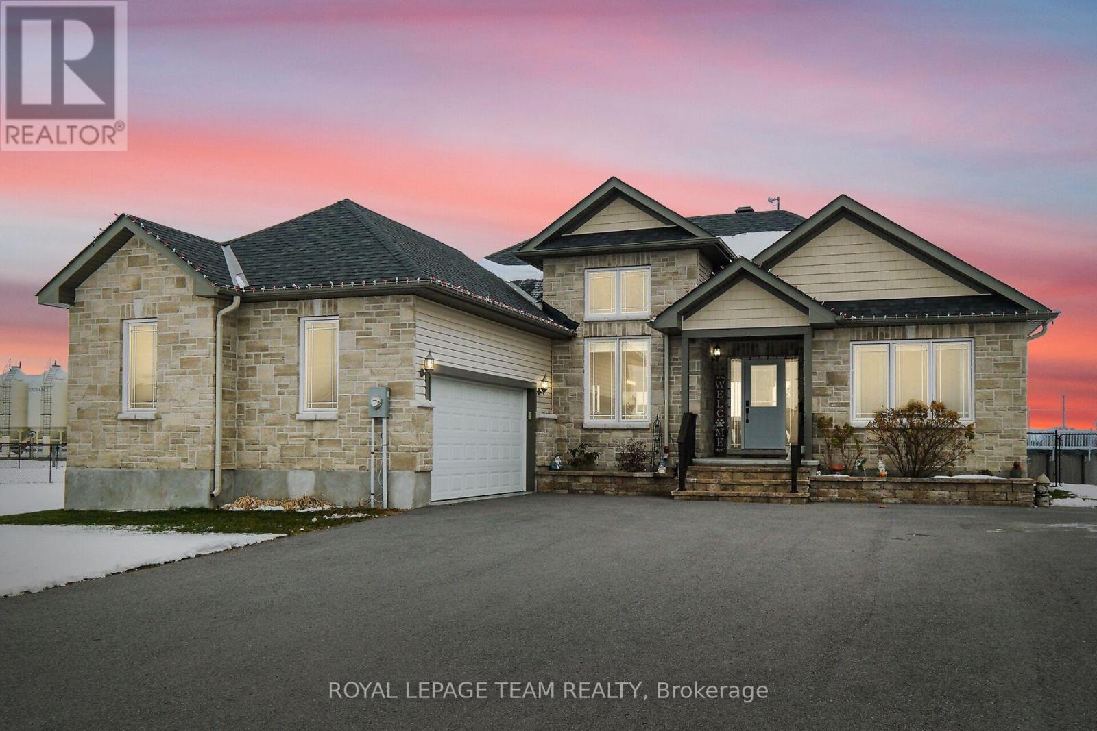 2968 DREW DRIVE, North Dundas, Ontario