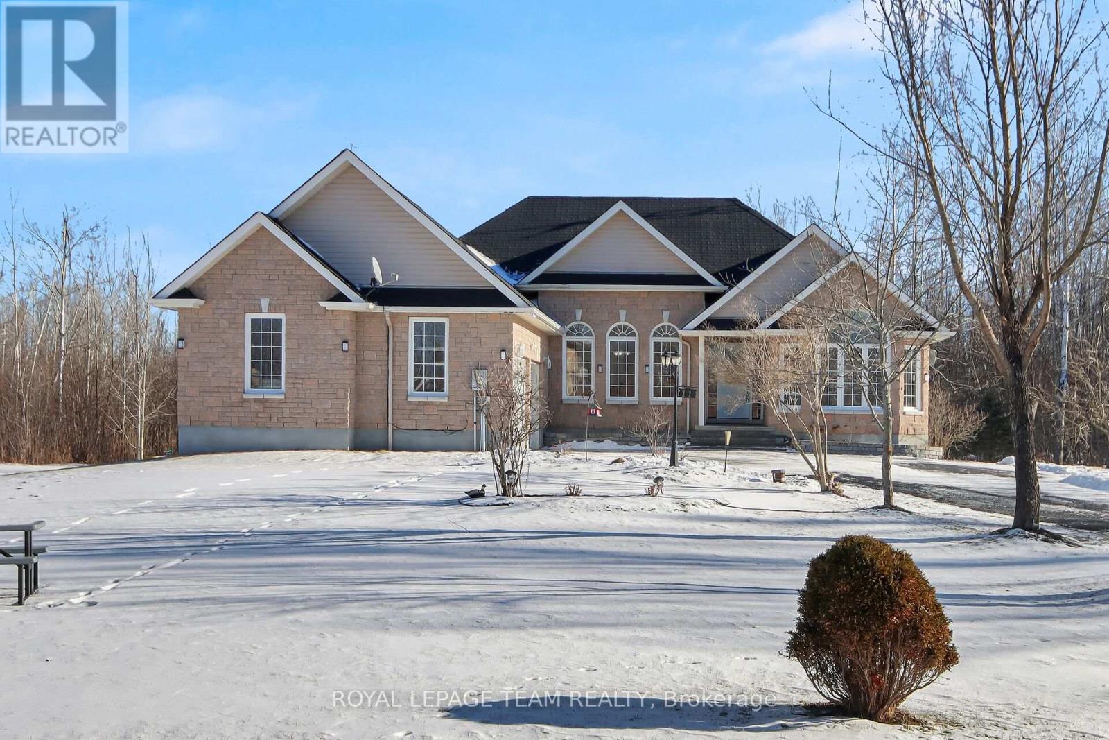 11 RIDEAU CROSSING CRESCENT, North Grenville, Ontario