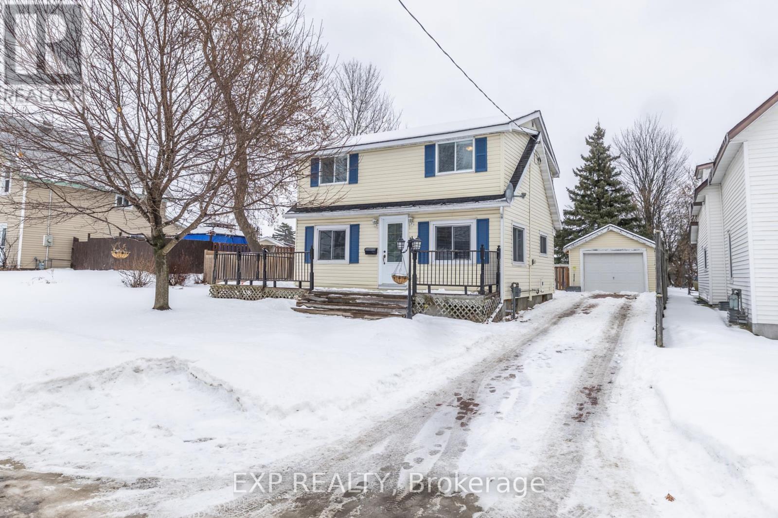 407 LYNN STREET, Pembroke, Ontario