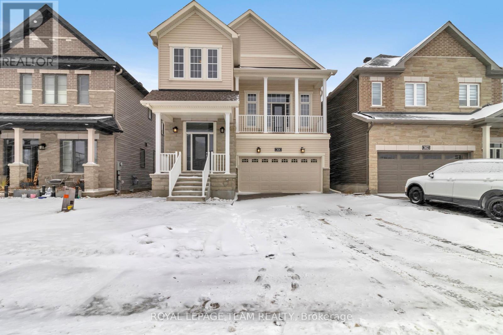 304 CLOYNE CRESCENT, Ottawa, Ontario