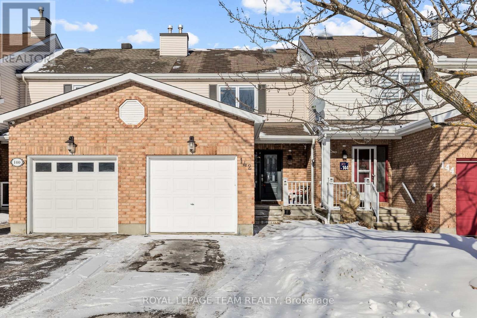 142 MARKLAND CRESCENT, Ottawa, Ontario