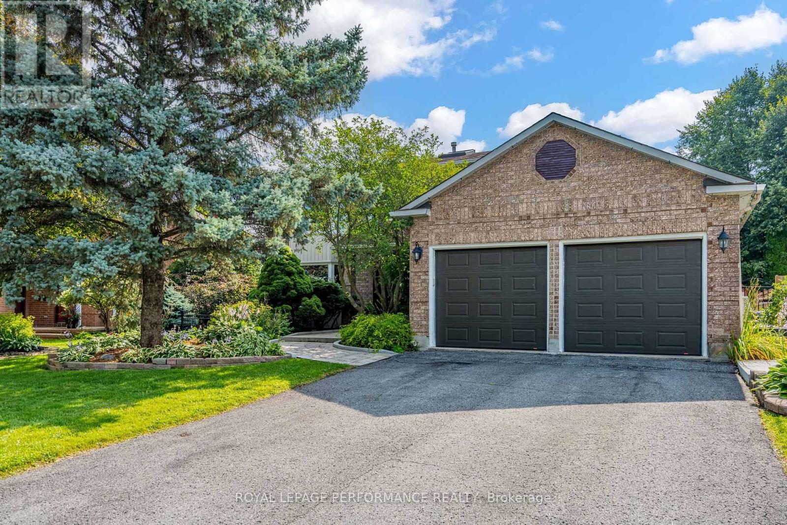 1286 TURNER CRESCENT, Ottawa, Ontario