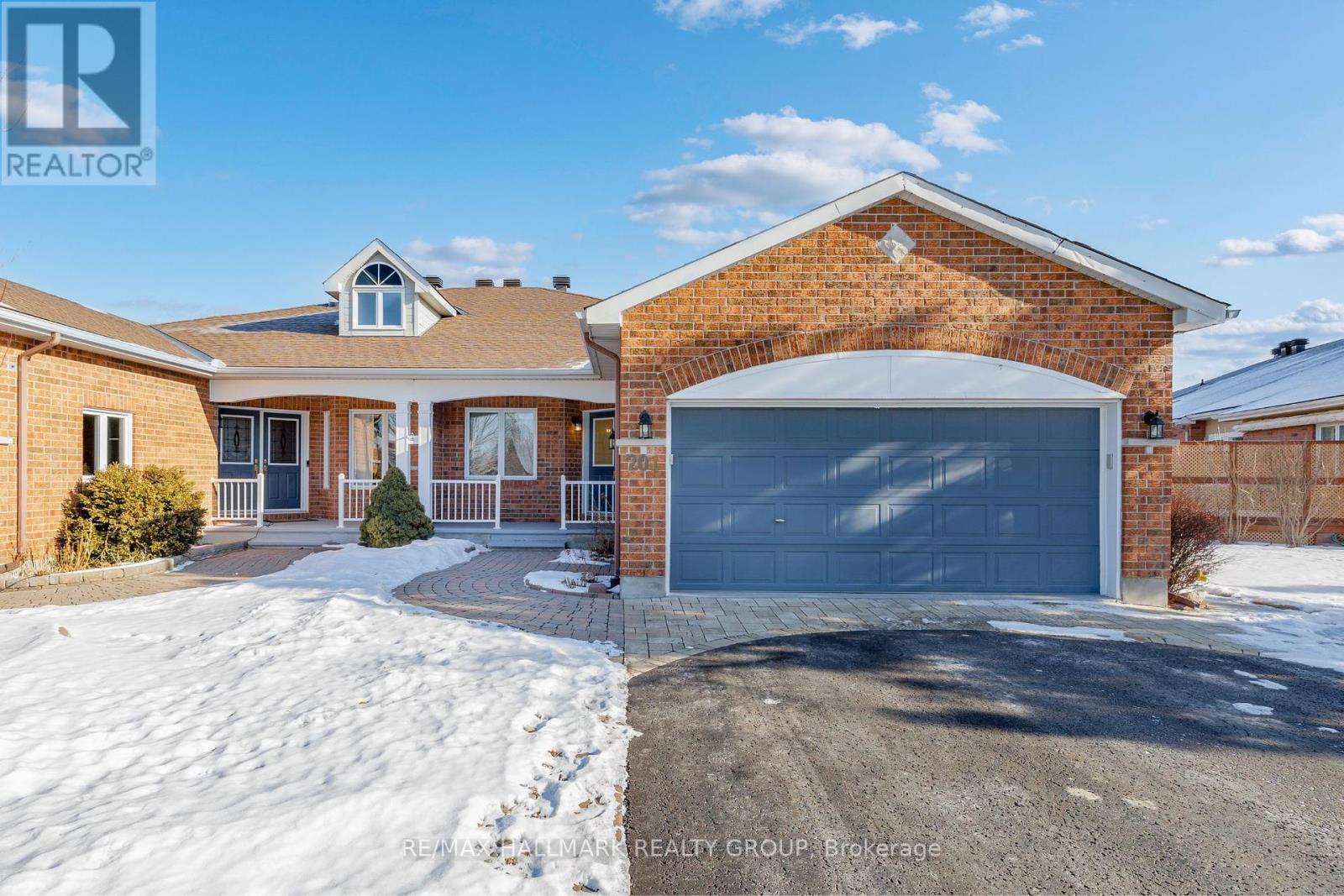 201 PINE HILL DRIVE N, Ottawa, Ontario