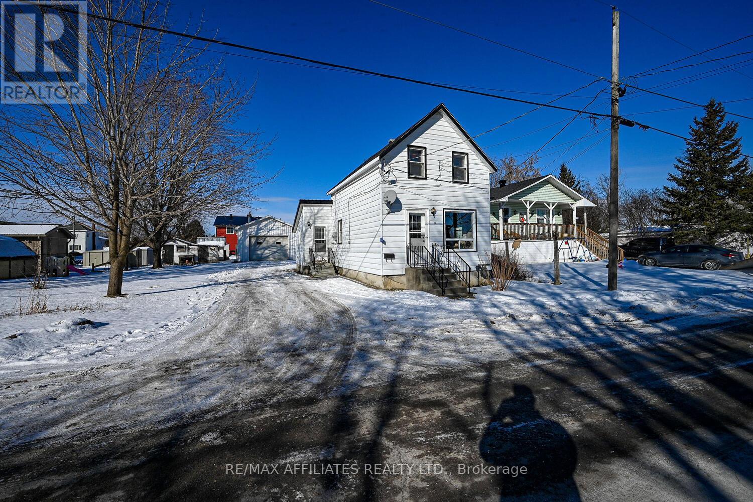 22 SECOND STREET, Montague, Ontario