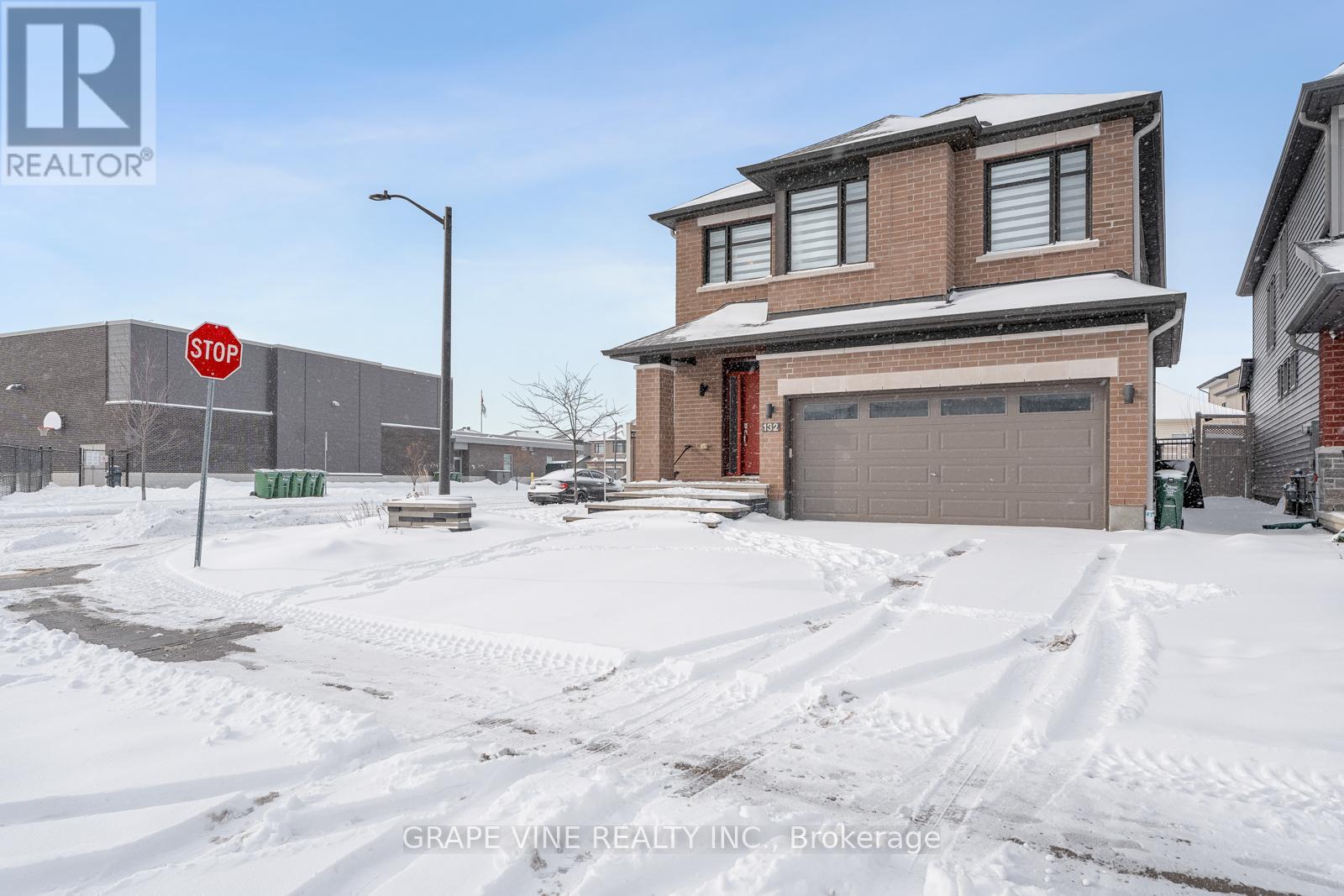 132 PATHFINDER WAY, Ottawa, Ontario