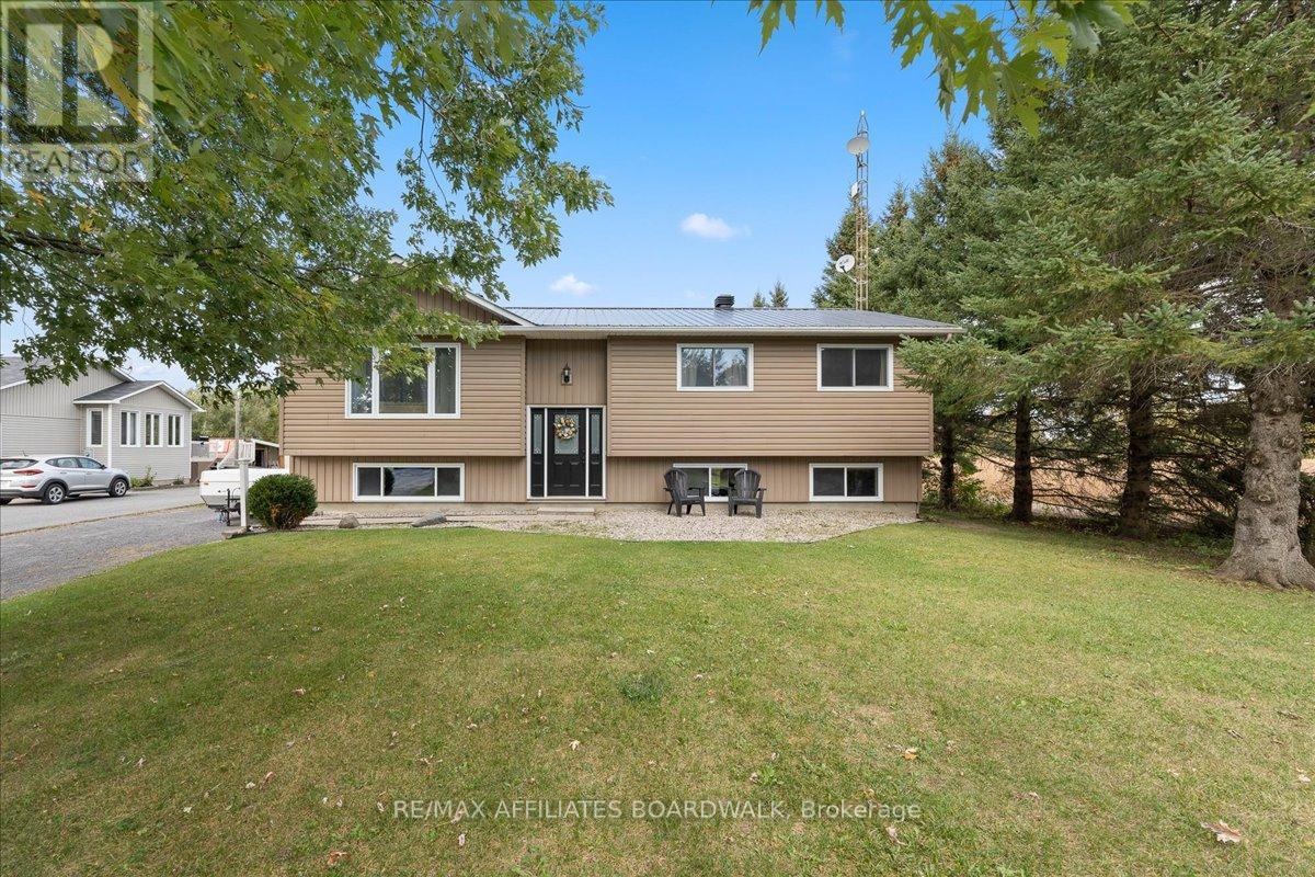 15697 COUNTY 43 ROAD N, North Stormont, Ontario