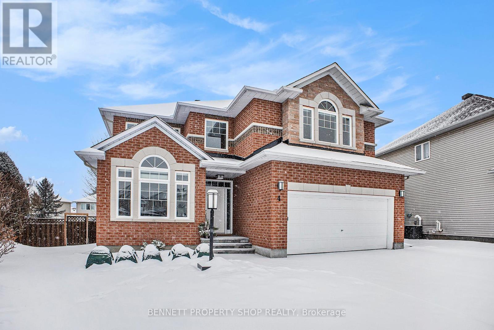 4 WHEATLEY COURT, Ottawa, Ontario