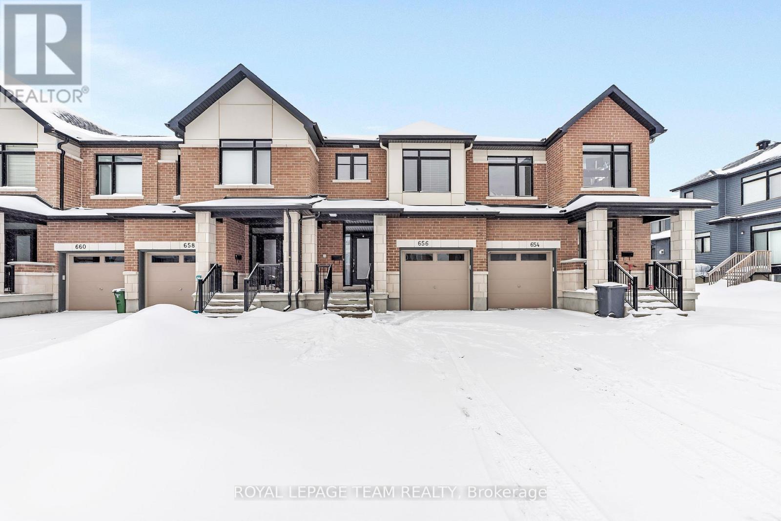 656 PUTNEY CRESCENT, Ottawa, Ontario