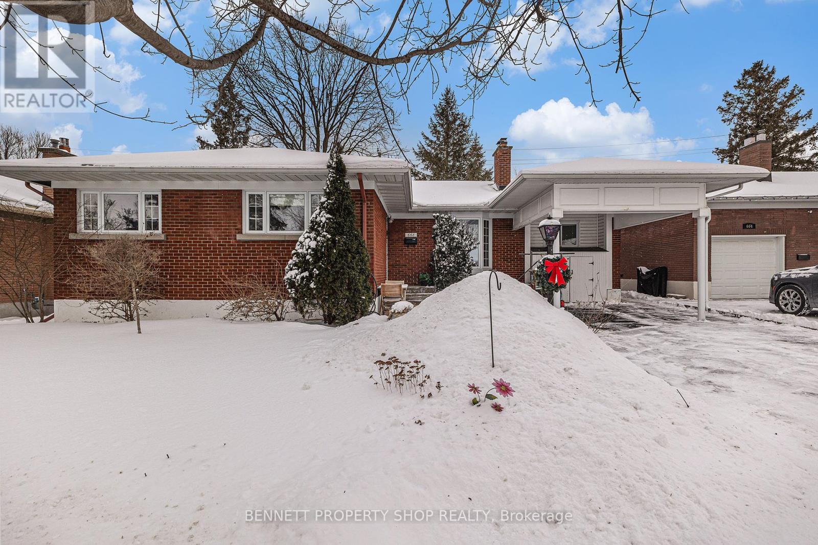 668 CHAPMAN BOULEVARD, Ottawa, Ontario