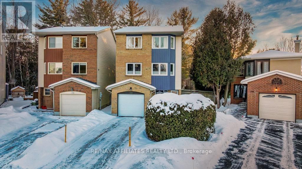 268 FERNLEAF CRESCENT, Ottawa, Ontario