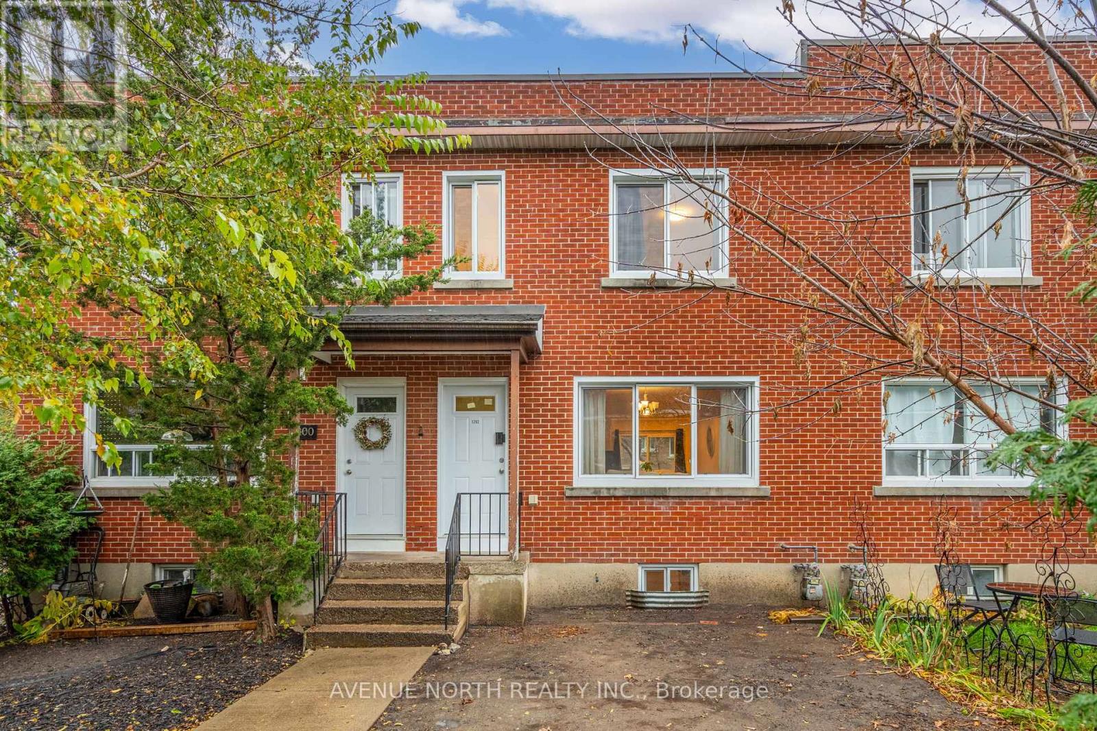 1202 SUMMERVILLE AVENUE, Ottawa, Ontario