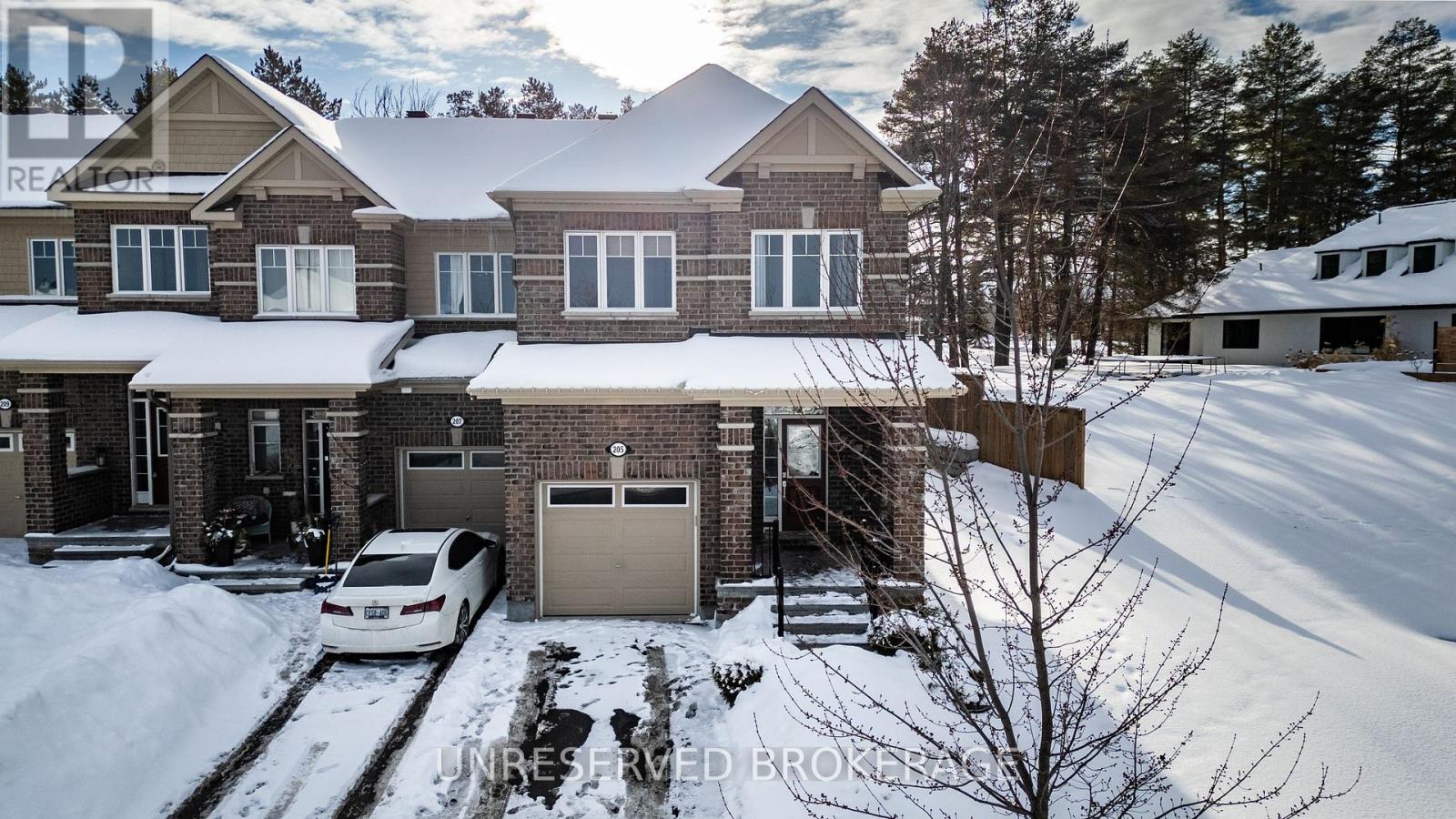 205 HARTSMERE DRIVE, Ottawa, Ontario