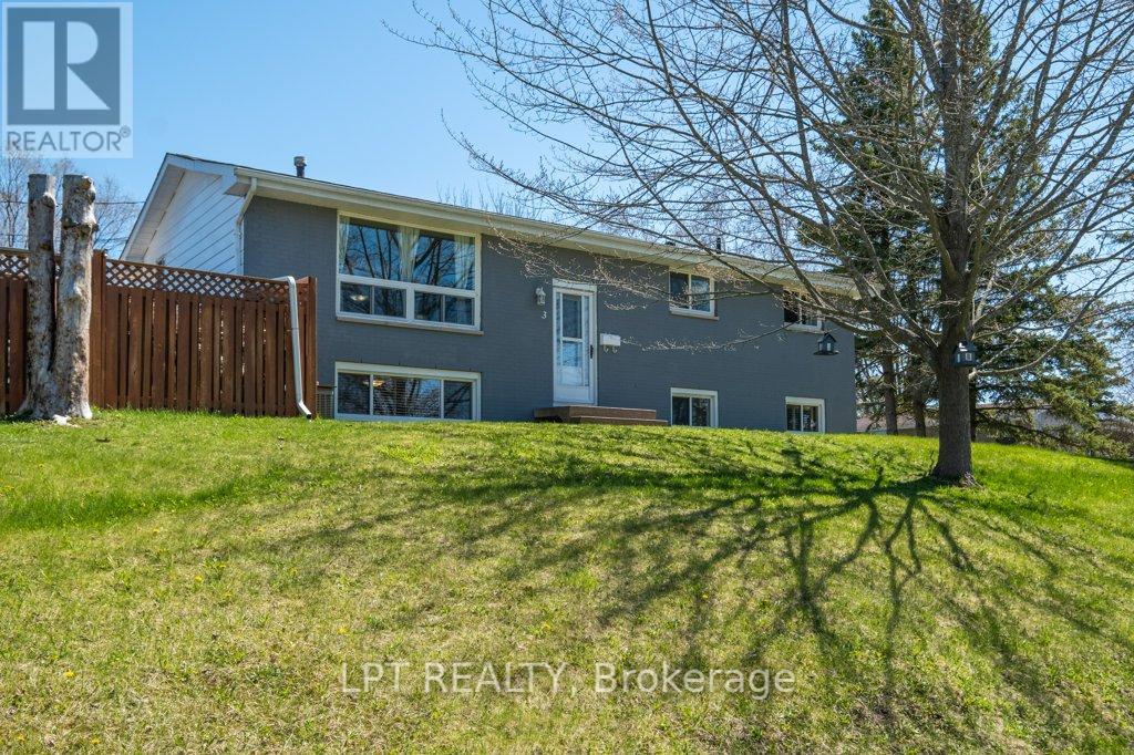 3 DEERFIELD STREET, Loyalist, Ontario