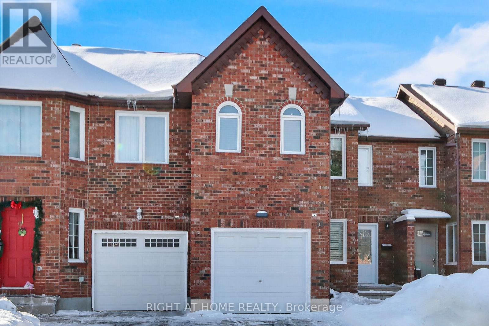 11 HEPBURN COURT, Ottawa, Ontario