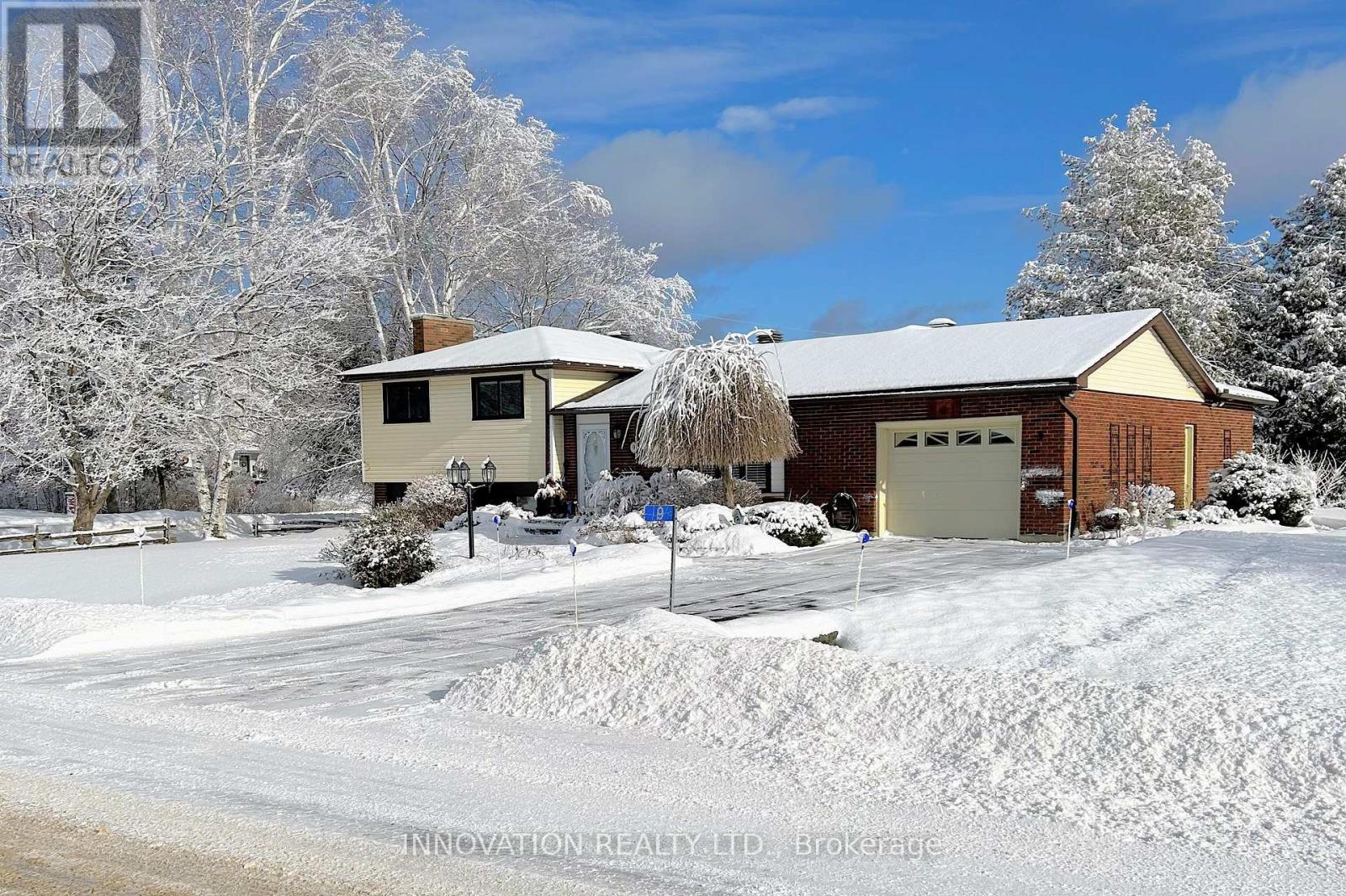 9 FOREST DRIVE, Rideau Lakes, Ontario