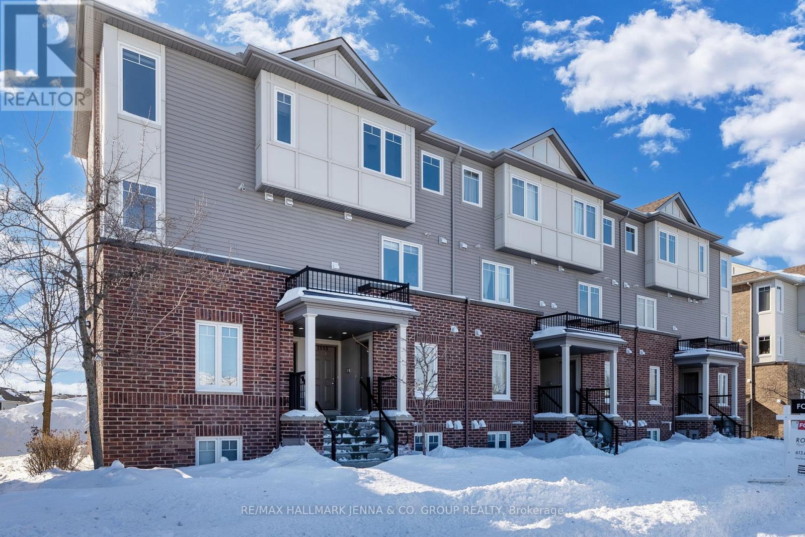 2561 LONGFIELDS ROAD, Ottawa, Ontario